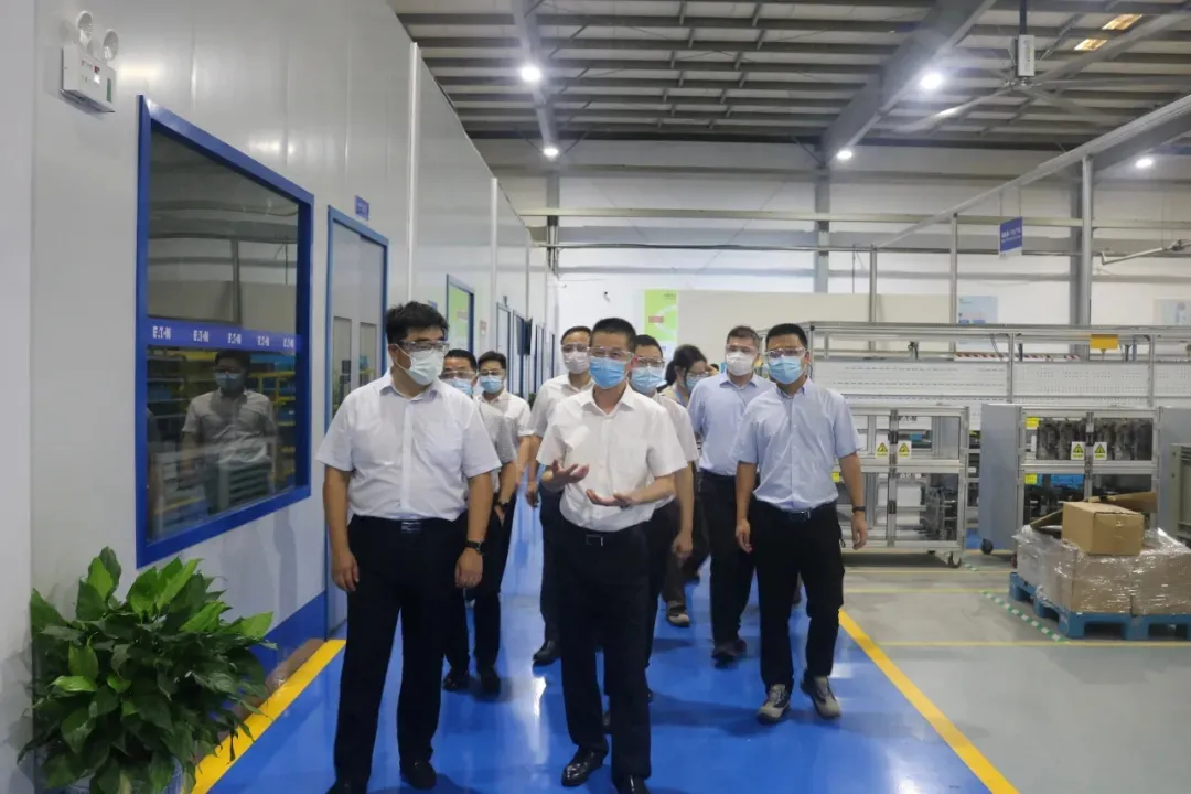 市工信局局长严德群带队到lewin乐玩检查企业疫情防控