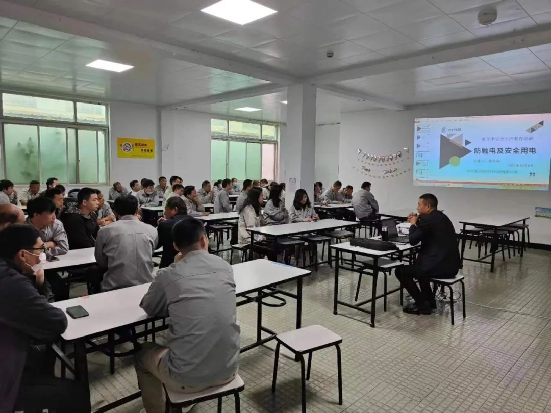 战疫升级扛重任，同舟共济克时艰